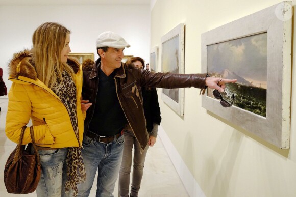 Antonio Banderas et sa compagne Nicole Kimpel visitant le musée Carmen Thyssen à Malaga en Espagne le 14 janvier 2015.