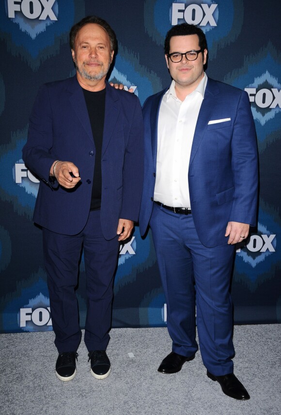 Billy Crystal et Josh Gad lors de la Fox All-Star Party 2015 à Pasadena, le 17 janvier 2015