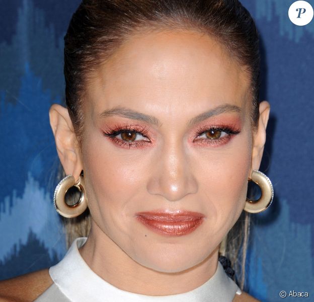 Jennifer Lopez Make Up Desastreux Pour La Bomba Latina Devant January Jones Purepeople