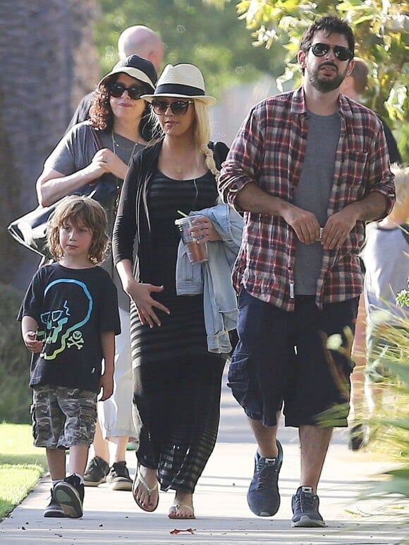 Exclusif - Prix Spécial - No web - No blog - Christina Aguilera se rend à un pique-nique organisé par l'école de son fils Max à Santa Monica, le 2 septembre 2014. Elle y retrouve son ex-mari, Jordan Bratman, et discute avec lui. 