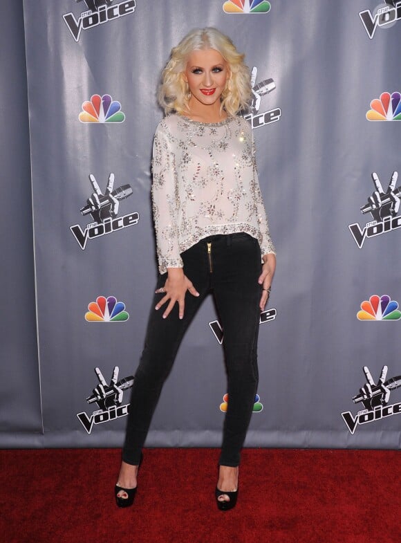 Christina Aguilera  qui posent pour l'emission The Voice Season 5-Top 12 a Universal City, le 7 Novembre 2013. 