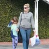 Exclusif - Busy Philipps et sa fille Birdie font du shopping chez Fred Segal à West Hollywood, le 18 janvier 2015.  