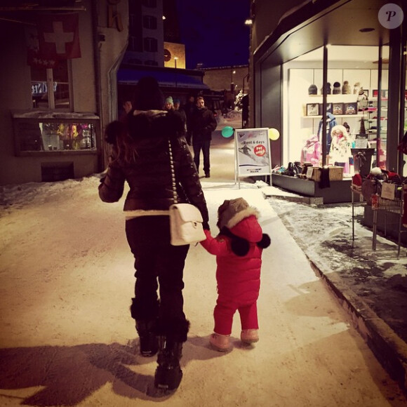 Emilie Nef Naf : séjour de reve à Saas avec son adorable fille Maella en janvier 2015, en Suisse