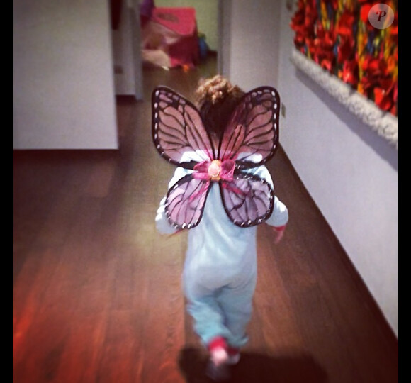 Maëlla, adorable en papillon. Janvier 2015.