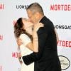 Jeff Goldblum et sa femme Emilie Livingston (enceinte) s'embrassent lors de la première du film "Mordecai" à Los Angeles le 21 janvier 2015.