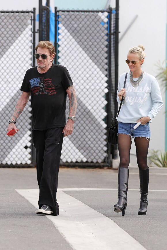 Johnny Hallyday et sa femme Laeticia vont déjeuner au restaurant avec des amis à Los Angeles, le 22 janvier 2015.