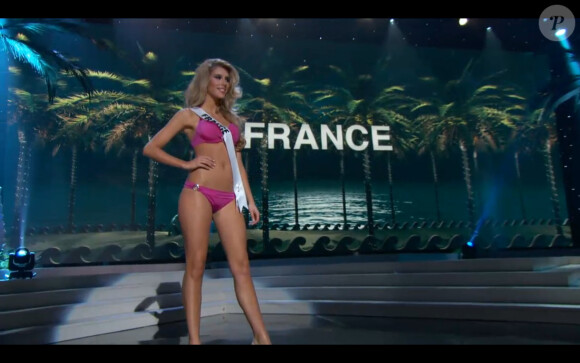 La ravissante Camille Cerf, Miss France 2015, sexy en bikini défile pour l'élection Miss Univers 2015, le mercredi 21 janvier 2015 à Miami