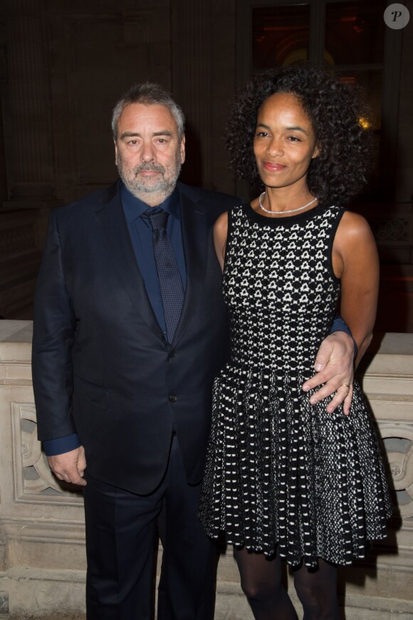Luc Besson et sa femme Virginie Silla - Remise de la Médaille d'Or de l'Académie des Arts et Techniques du Cinéma à Luc Besson par Alain Terzian, à la Monnaie de Paris, le 19 janvier 2015.