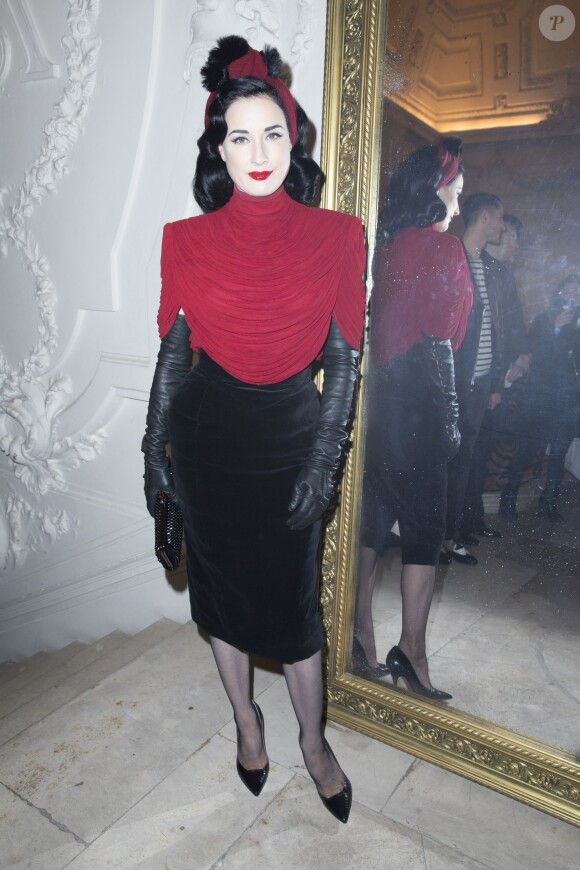 Dita Von Teese - Personnalités au défilé de mode Jean Paul Gaultier, collection Haute Couture printemps-été 2015 à Paris le 28 janvier 2015.