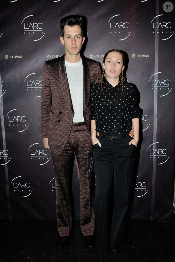 Mark Ronson et Joséphine de la Baume lors de la soirée Jalouse à l'Arc à Paris le 27 janvier 2015