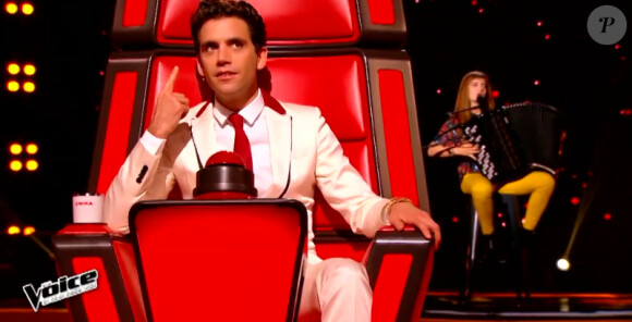 Estelle Mazzillo dans The Voice 4, sur TF1, le samedi 31 janvier 2015