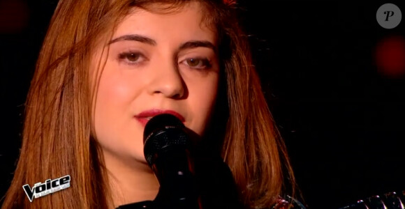 Estelle Mazzillo dans The Voice 4, sur TF1, le samedi 31 janvier 2015