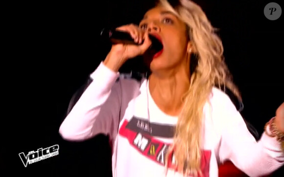 Nikol Wagner dans The Voice 4, sur TF1, le samedi 31 janvier 2015