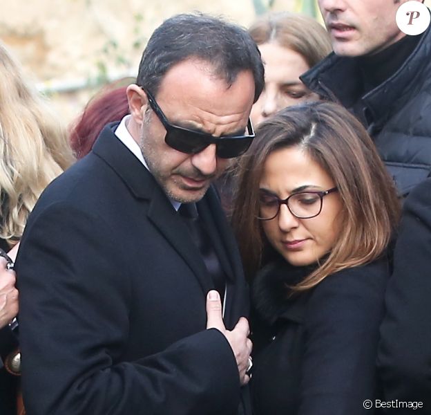Nikos Aliagas et sa soeur Maria - Obsèques du chanteur Demis Roussos au premier cimetière d'Athènes en Grèce le 30 janvier 2015. 