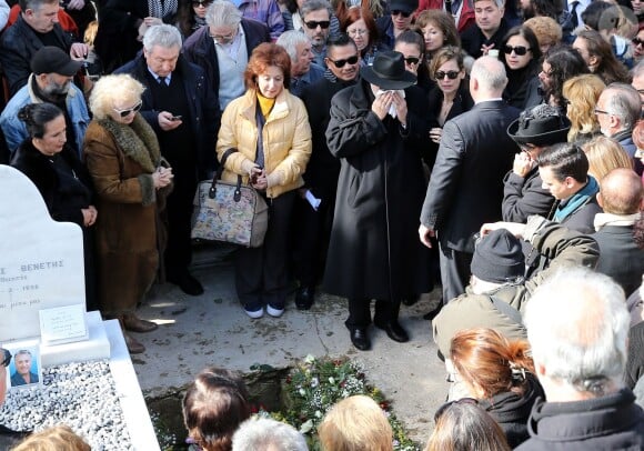 Costas le frère de Demi Roussos - Obsèques du chanteur Demis Roussos au Premier Cimetière d'Athènes en Grèce. Le 30 janvier 2015.