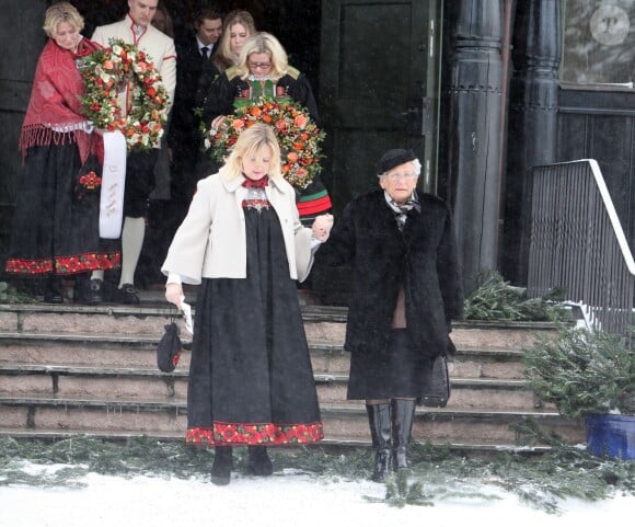 La princesse Astrid de Norvège aux obsèques de son époux Johan Martin Ferner, le 2 février 2015 en la chapelle d'Holmenkollen, en périphérie d'Oslo.