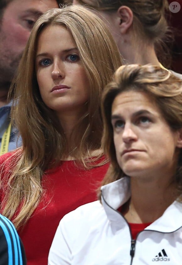 Kim Sears, la fiancée d'Andy Murray et Amélie Mauresmo lors du 3e jour du tournoi BNP Paribas Masters 2014 au palais omnisports de Paris-Bercy, à Paris, le 29 octobre 2014