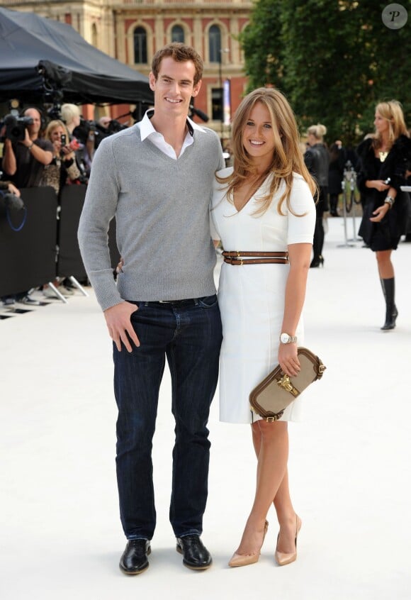 Andy Murray et sa fiancée Kim Sears audéfilé  Burberry aux Kensington Gardens de Londres, le 17 septembre 2012