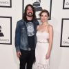 Dave Grohl et sa femme Jordyn Blum - 57e soirée annuelle des Grammy Awards au Staples Center à Los Angeles, le 8 février 2015.