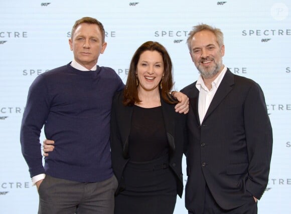 Daniel Craig, Barbara Broccoli et Sam Mendes aux Pinewood Studios, le 4 décembre 2014.