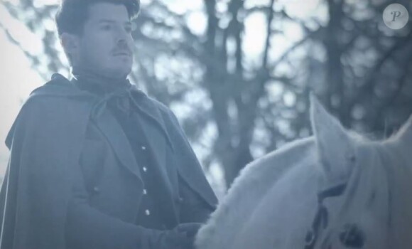 Vincent Niclo dans le clip de Divino