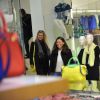 Michelle Hunziker enceinte fait du shopping dans la boutique Longchamp à Milan, en Italie, le 10 février 2015.