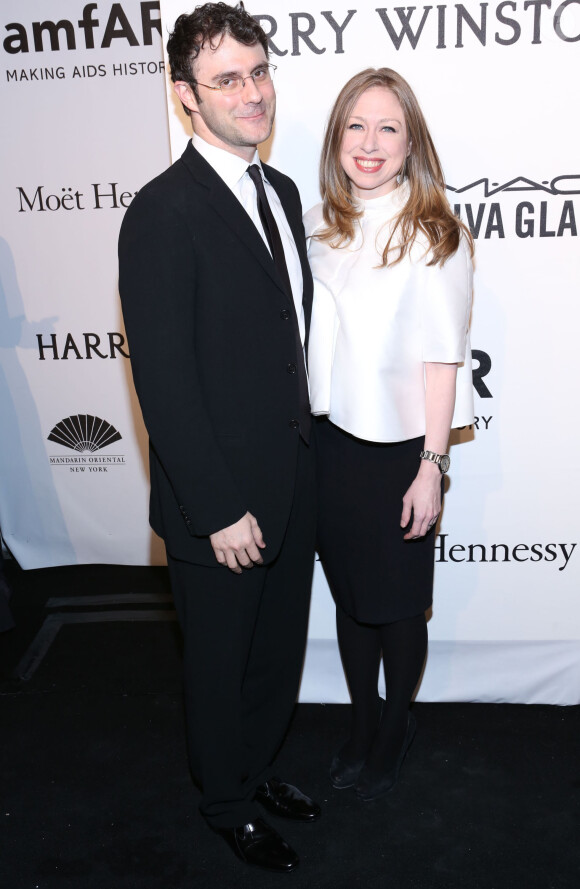Marc Mezvinsky et sa femme Chelsea Clinton assistent au gala pré-Fashion Week de l'amfAR 2015 au Cipriani Wall Street. New York, le 11 février 2015.