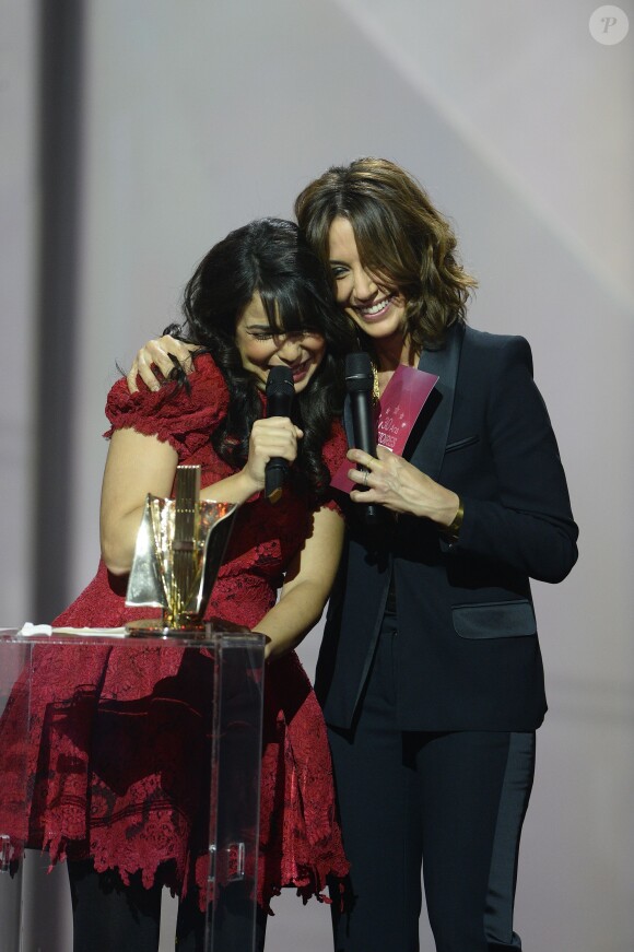 Indila et Virginie Guilhaume - Soirée des 30e Victoires de la Musique au Zénith de Paris, le 13 février 2015.
