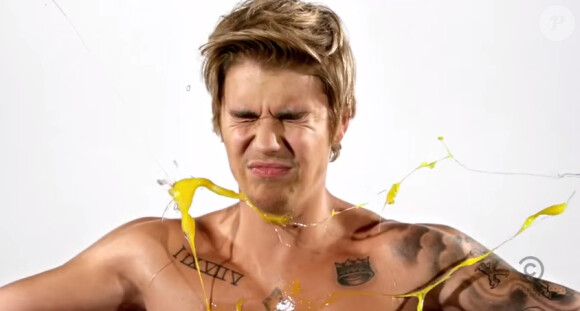 Le 17 février 2015, la chaîne de télévision américaine Comedy Central a diffusé un spot promotionnel pour une émission de divertissement à venir dans laquelle figurera Justin Bieber. 