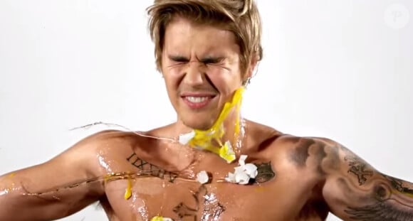 Le 17 février 2015, la chaîne de télévision américaine Comedy Central a diffusé un spot promotionnel pour une émission de divertissement à venir dans laquelle figurera Justin Bieber. Pour promouvoir son futur show, le jeune chanteur de 20 ans s'est prêté au jeu et a accepté de se faire mitrailler d'oeufs !