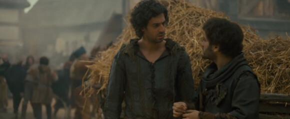 Max Boublil et Malik Bentalha dans Robin des bois, la véritable histoire. (capture d'écran)