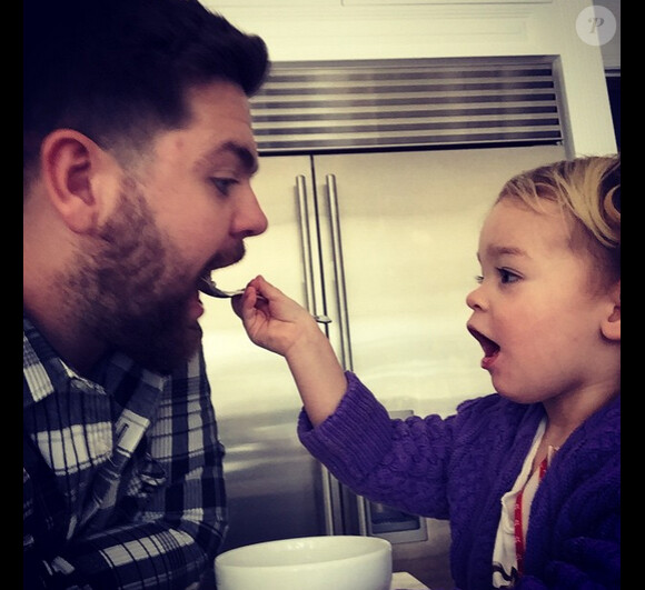Jack Osbourne a ajouté une photo de lui et sa fille Pearl Clementine à son compte Instagram le 25 janvier 2015.