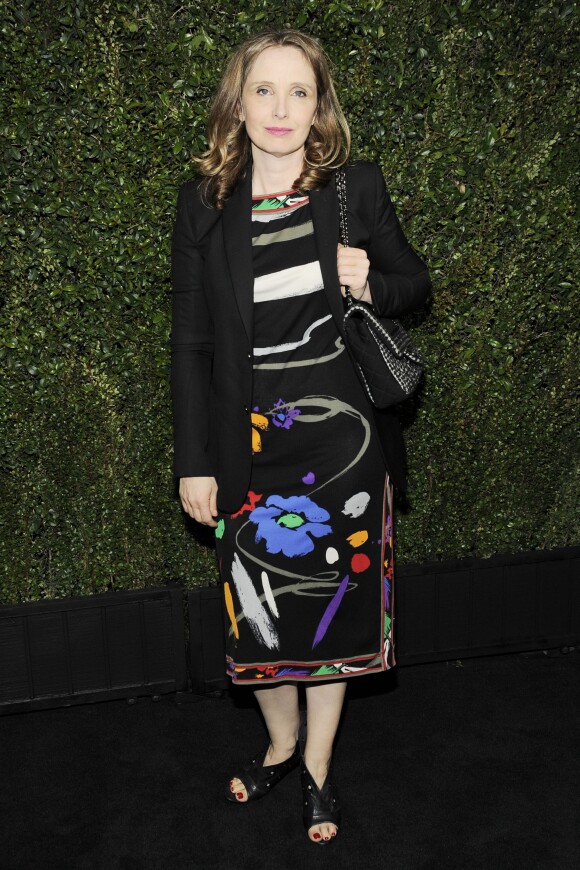 Julie Delpy  lors du dîner organisé par Chanel et Charles Finch avant les Oscars au restaurant Madeo, à Beverly Hills le 21 février 2015