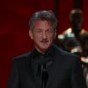 Oscars 2015 : Sean Penn remet le prix. C'est le film Birdman d'Alejandro Gonzalez Inarritu qui remporte la prestigieuse statuette !