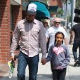  Ben Harper et sa fille Ellery Walker &agrave; la sortie d'un centre m&eacute;dical &agrave; Beverly Hills le 22 mai 2009&nbsp;  