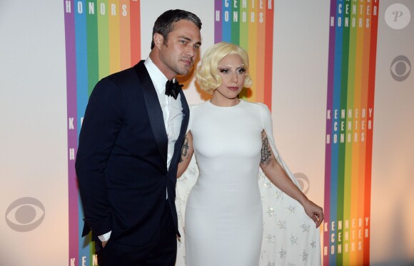 Lady Gaga et son fiancé Taylor Kinney lors des Kennedy Center Honors le 7 décembre 2014