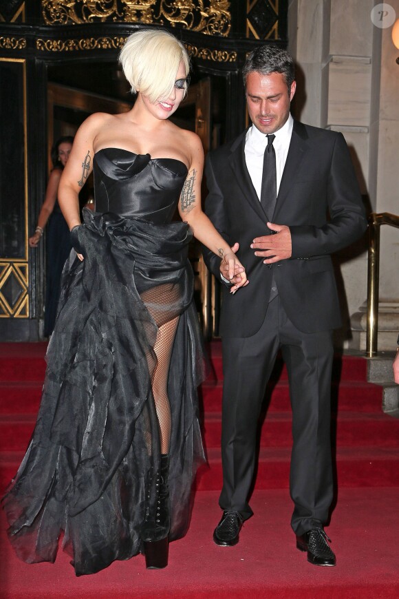 Lady Gaga et Taylor Kinney quittent l'hotel Plaza à New York le 5 septembre 2014 