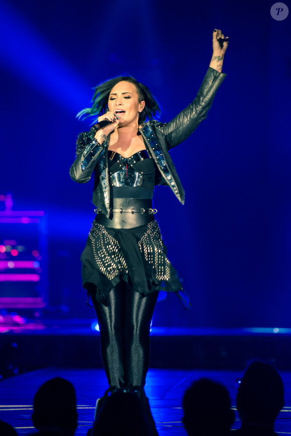 Concert de Demi Lovato à Londres, le 28 novembre 2014.