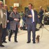 Le prince consort Henrik de Danemark a reçu la distinction d'Ami des chiens de l'année de la part de l'Association des chenils danois lors d'un concours canon à Hillerod le 21 février 2015. L'époux de la reine Margrethe II était présent avec ses deux teckels, a lu un de ses poèmes et dévoilé un tableau le représentant avec un teckel.
