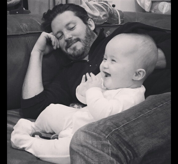 Kelly Clarkson a ajouté une photo de sa fille et son mari à son compte Instagram le 15 février 2015