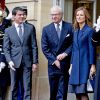 Le roi Carl Gustav de Suède reçu par le premier ministre Manuel Valls et sa femme Anne Gravoin à Matignon, Paris le 3 décembre 2014 