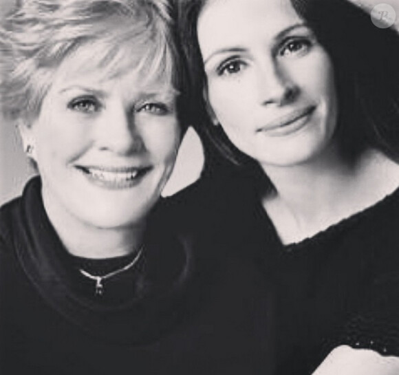 Julia Roberts et sa mère Betty Lou. (photo postée le 11 mai 2014).