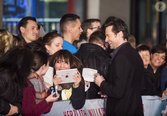 Hugh Jackman à la première du film "Chappie" à Berlin, le 27 février 2015  Hollywood actors Hugh Jackman, Sigourney Weaver and Dev Patel were on the red carpet for the new action film 'Chappie' accompanied by director Neill Blomkamp during a fan-event at Leipziger Platz in Berlin, February 27th, 201527/02/2015 - Berlin