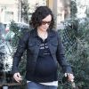 Exclusif - Sara Gilbert enceinte fait du shopping à West Hollywood, le 11 février 2015. 