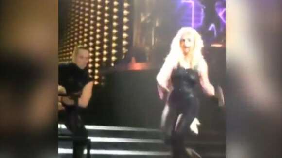 Britney Spears : La star perd ses cheveux en plein concert !