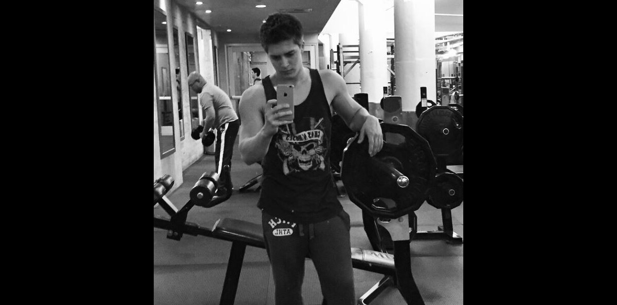 Vidéo : Billy Unger sur Instagram le 26 février 2015 - Purepeople