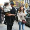 Ellen Pompeo se promène avec son mari Chris et leur fille Stella dans les rues de New York, le 12 novembre 2014 