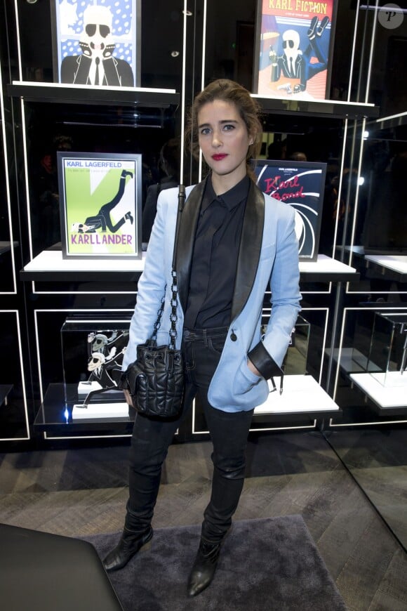 Vahina Giocante assiste au vernissage de l'exposition "Karlywood" par la dessinatrice Tiffany Cooper dans la boutique Karl Lagerfeld, boulevard Saint-Germain. Paris, le 5 mars 2015.