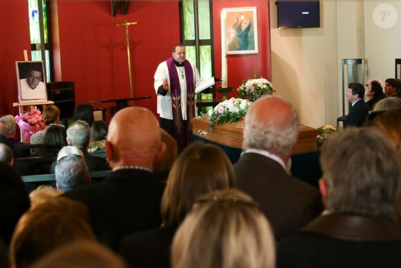 Exclusif - Une cérémonie religieuse en l'honneur de Pascal Brunner s'est tenue à l'Athanée de Nice, le 7 mars 2015, en présence de sa compagne Dominique, de son ex-femme, Valérie, et de leur fille Marine.