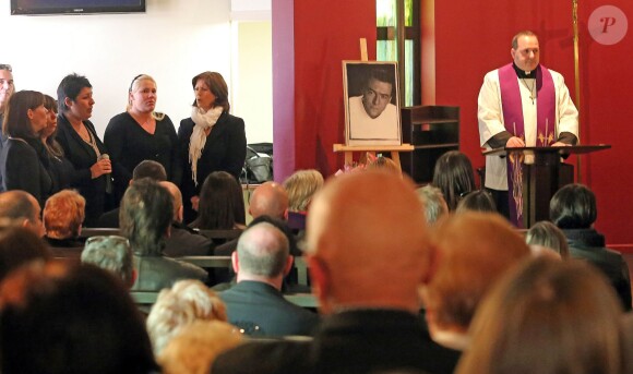 Exclusif - Une cérémonie religieuse en l'honneur de Pascal Brunner s'est tenue à l'Athanée de Nice, le 7 mars 2015, en présence de sa compagne Dominique, de son ex-femme, Valérie, et de leur fille Marine.